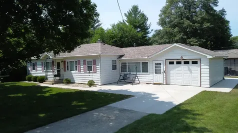 830 East Elm Street Hoopeston IL 60942