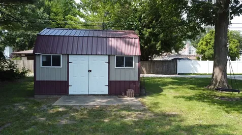 830 East Elm Street Hoopeston IL 60942