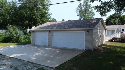 830 East Elm Street Hoopeston IL 60942