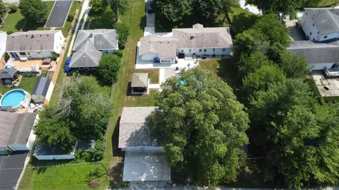 830 East Elm Street Hoopeston IL 60942