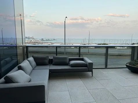 211 North Harbor Drive Chicago IL 60601