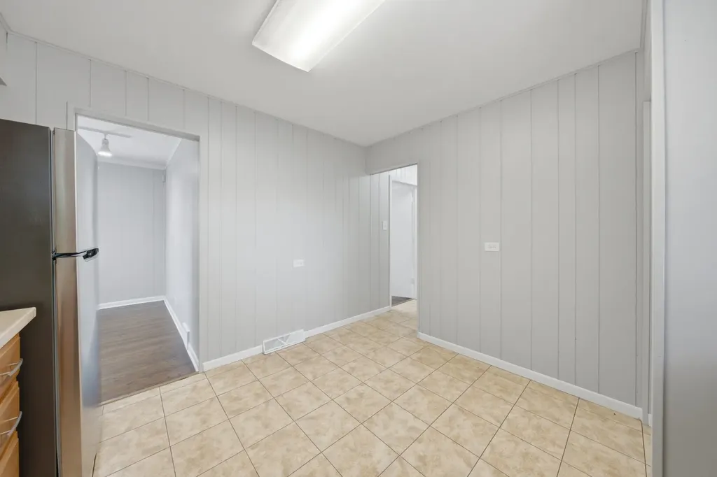 1067 West 97th Street Chicago IL 60643