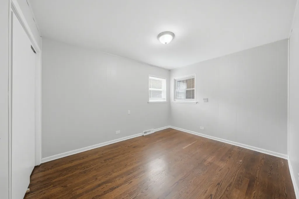 1067 West 97th Street Chicago IL 60643