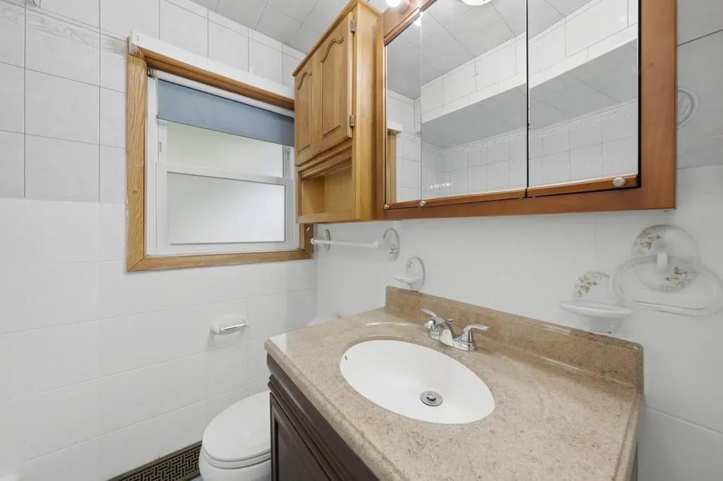 1067 West 97th Street Chicago IL 60643