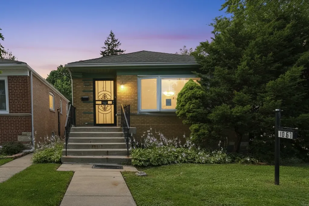 1067 West 97th Street Chicago IL 60643