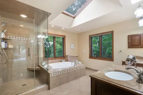 25546 Cayuga Trail Lake Barrington IL 60010