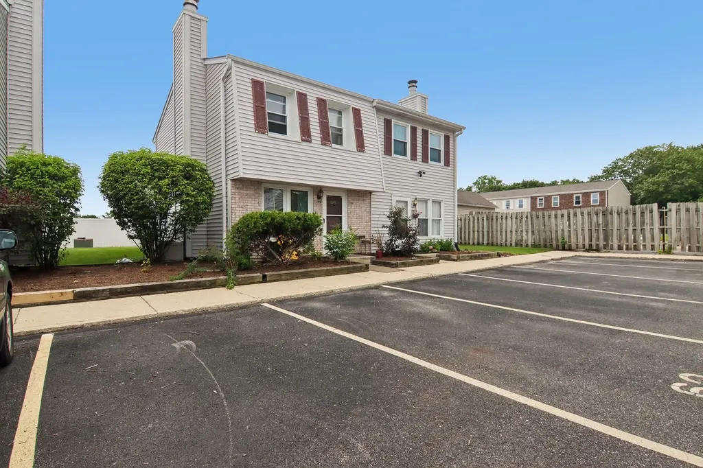 1243 Marywood Court Aurora IL 60505