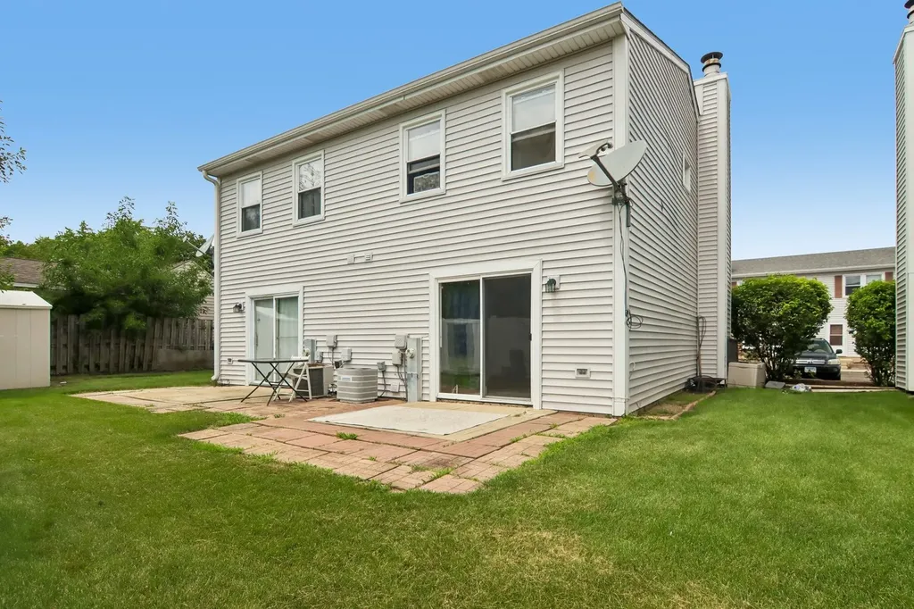 1243 Marywood Court Aurora IL 60505