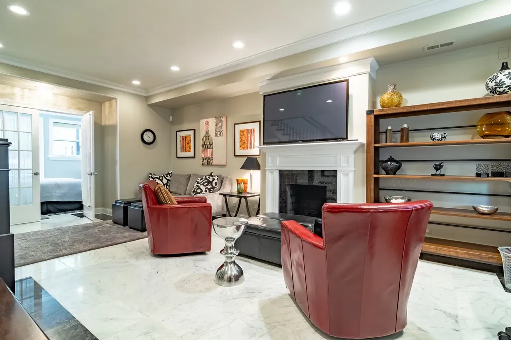 111 West Elm Street Chicago IL 60610