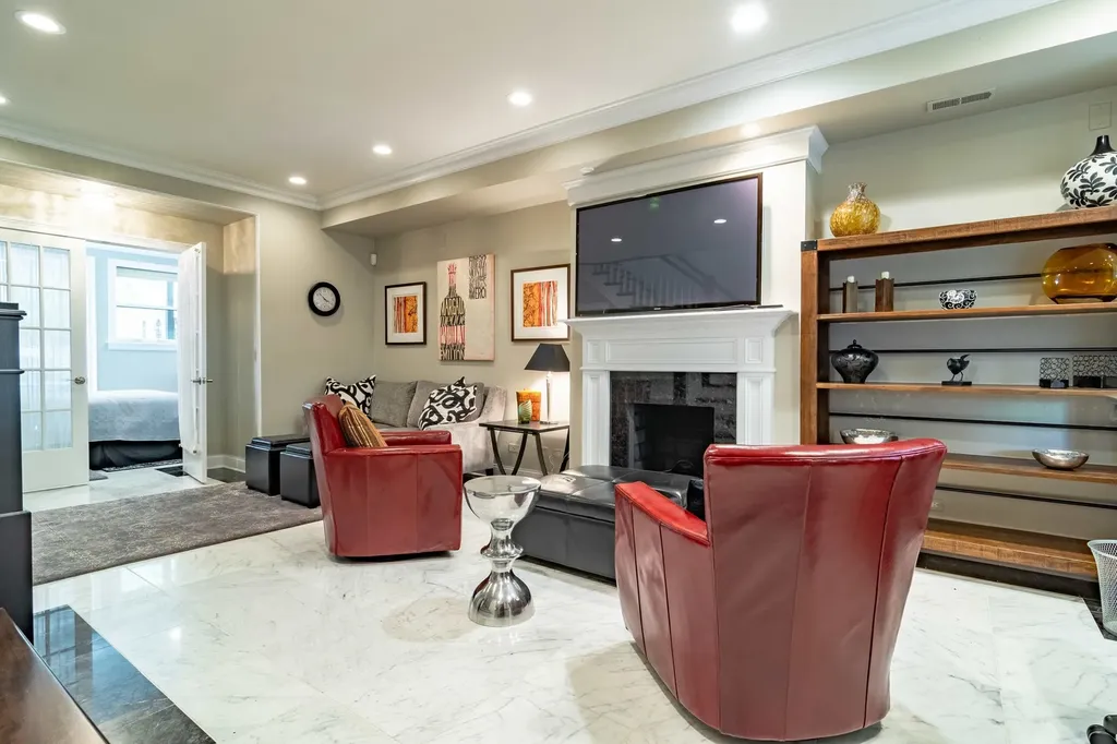 111 West Elm Street Chicago IL 60610