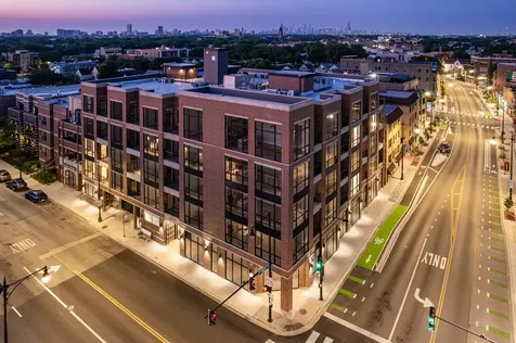2475 West Foster Avenue Chicago IL 60625