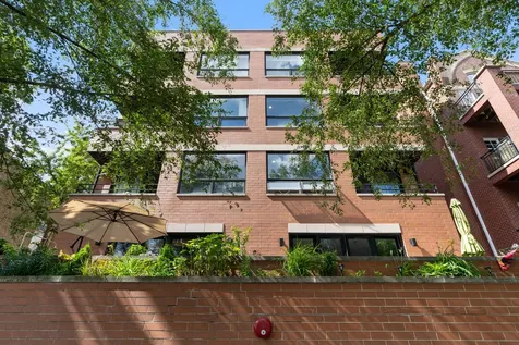 934 West Cuyler Avenue Chicago IL 60613