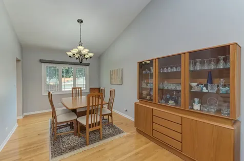 1338 West Holtz Avenue Addison IL 60101