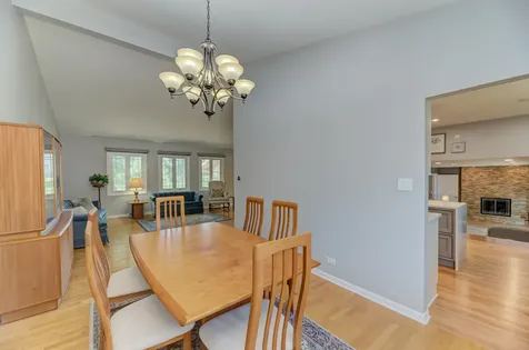 1338 West Holtz Avenue Addison IL 60101