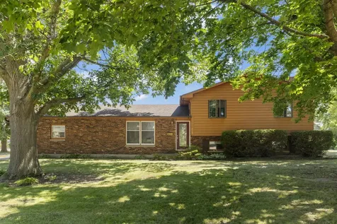 640 Fairway Lane Sycamore IL 60178