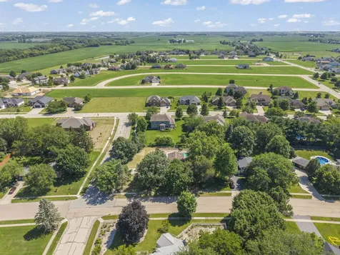 640 Fairway Lane Sycamore IL 60178