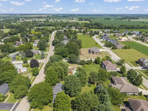 640 Fairway Lane Sycamore IL 60178