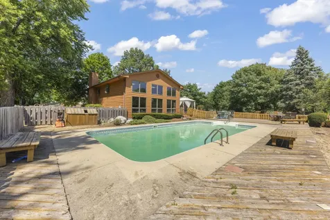 640 Fairway Lane Sycamore IL 60178