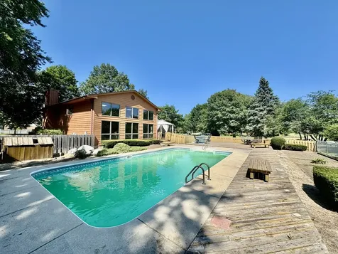 640 Fairway Lane Sycamore IL 60178