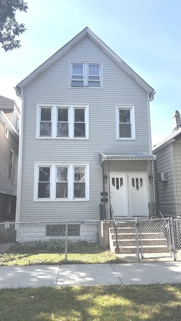 3309 West 38th Place Chicago IL 60632
