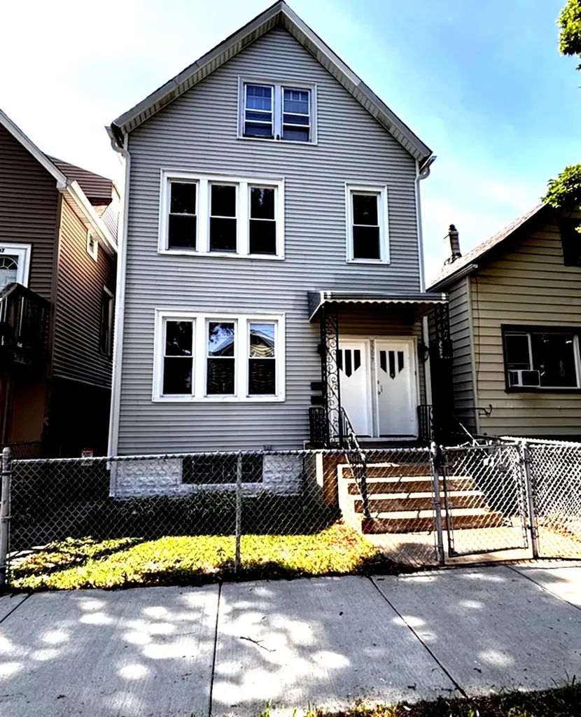 3309 West 38th Place Chicago IL 60632
