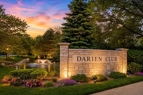 6722 Sweetbriar Lane Darien IL 60561