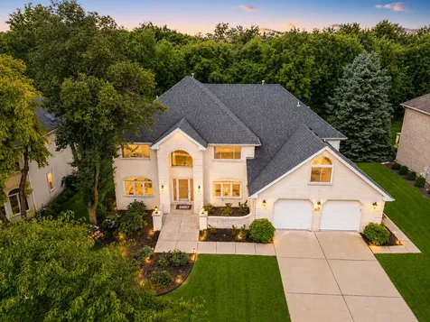 6722 Sweetbriar Lane Darien IL 60561