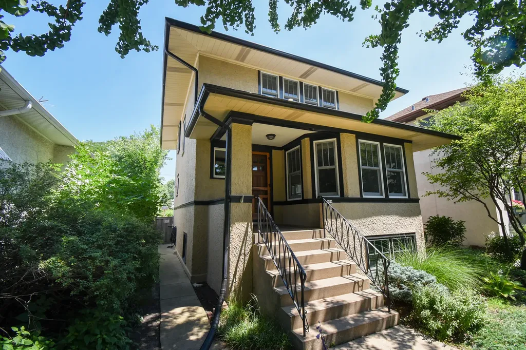 830 North Harvey Avenue Oak Park IL 60302