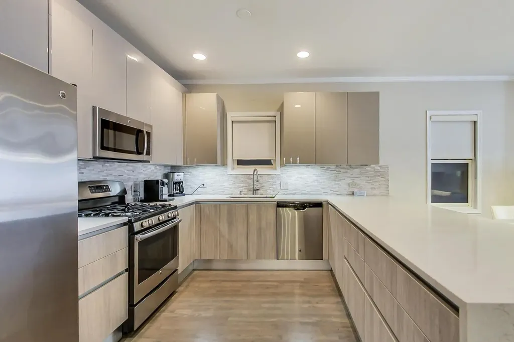1856 North Halsted Street Chicago IL 60614