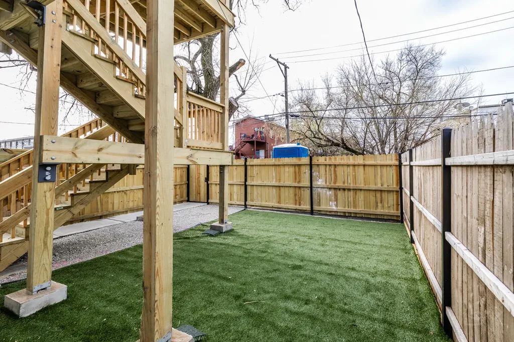 3041 West Flournoy Street Chicago IL 60612