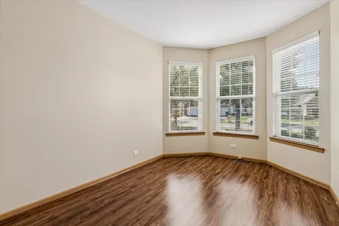 350 Woodhill Drive Carol Stream IL 60188