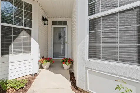 350 Woodhill Drive Carol Stream IL 60188