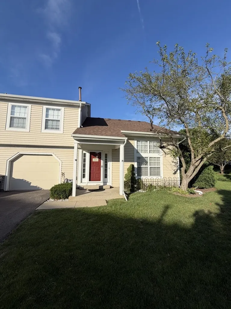 371 Wisteria Drive Streamwood IL 60107