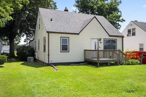 916 North Sangamon Avenue Gibson City IL 60936