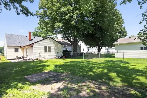 916 North Sangamon Avenue Gibson City IL 60936