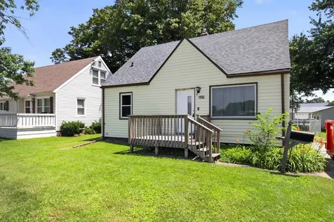 916 North Sangamon Avenue Gibson City IL 60936