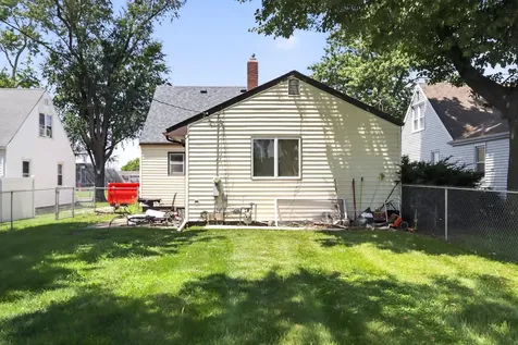 916 North Sangamon Avenue Gibson City IL 60936