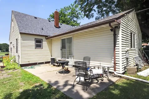 916 North Sangamon Avenue Gibson City IL 60936