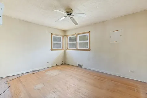 8733 South Ridgeland Avenue Chicago IL 60617