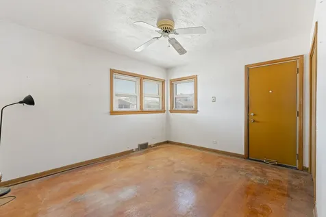 8733 South Ridgeland Avenue Chicago IL 60617