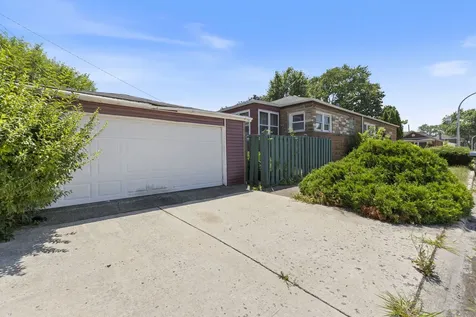 8733 South Ridgeland Avenue Chicago IL 60617