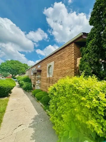 8733 South Ridgeland Avenue Chicago IL 60617
