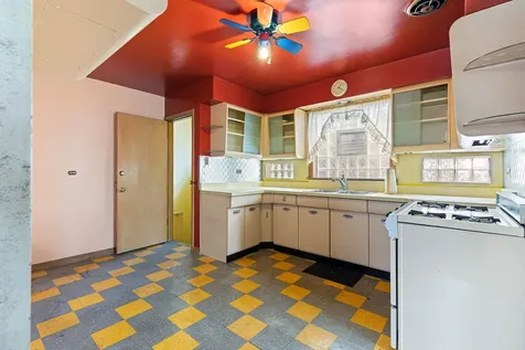8733 South Ridgeland Avenue Chicago IL 60617