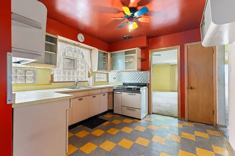 8733 South Ridgeland Avenue Chicago IL 60617