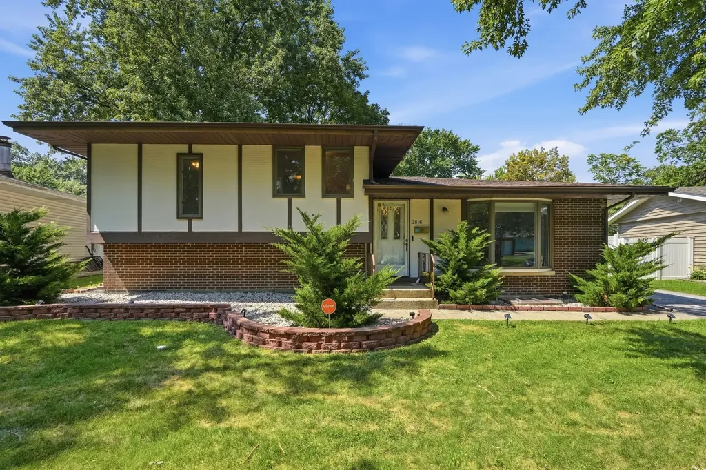 2816 188TH Street Lansing IL 60438