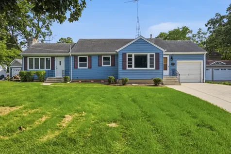 10 Lincoln Avenue East Dundee IL 60118
