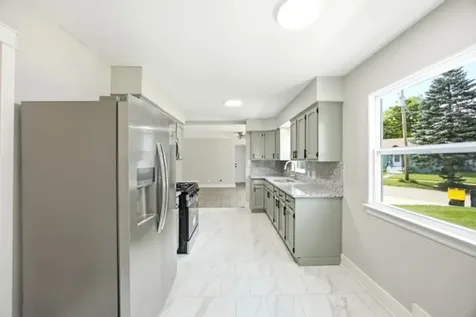 10 Lincoln Avenue East Dundee IL 60118