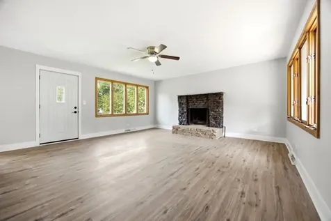 10 Lincoln Avenue East Dundee IL 60118