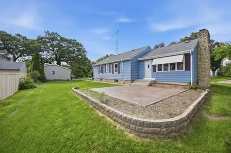 10 Lincoln Avenue East Dundee IL 60118