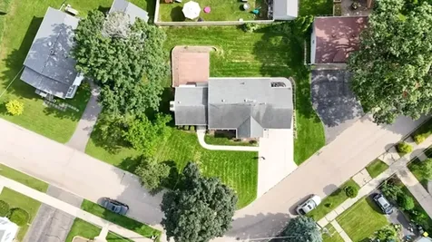 10 Lincoln Avenue East Dundee IL 60118